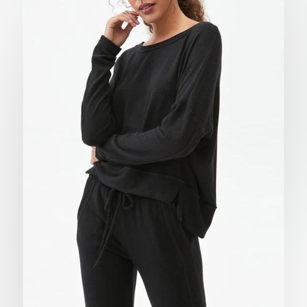 Michael Stars, Black Kiara Staggered Hem Crewneck Top, size L